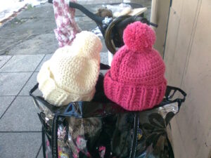 Gorros con pompon ybordes $75
